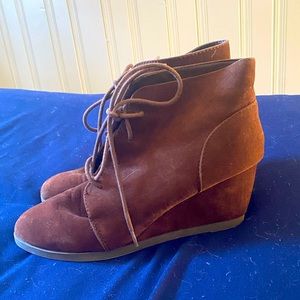 Madden Girls size 10 brown booties!